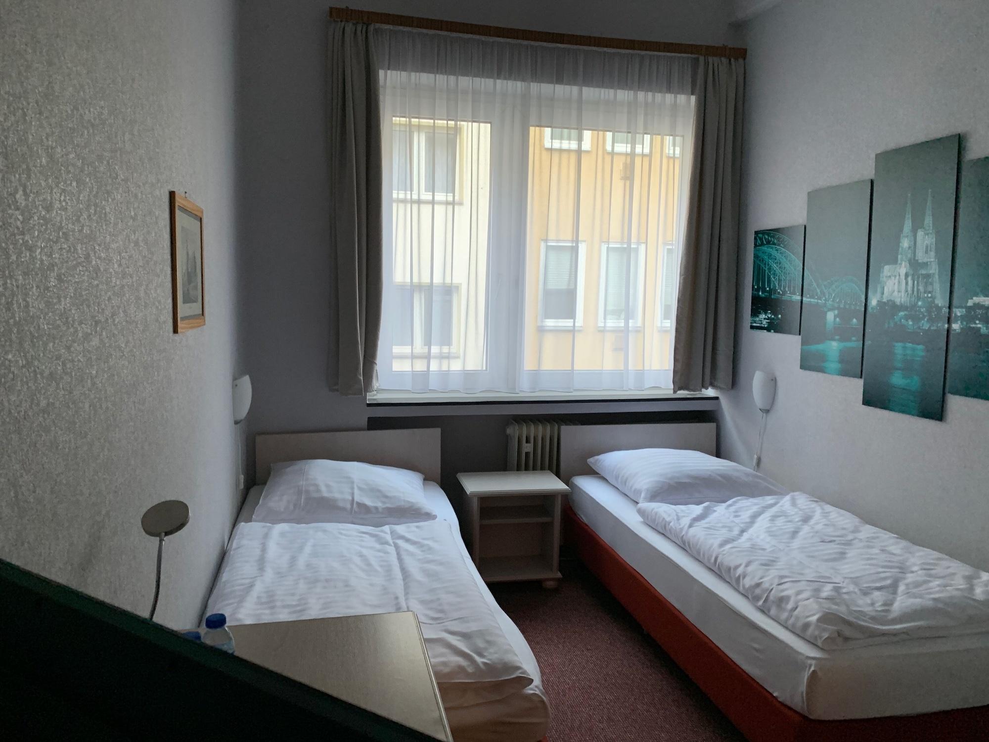 Hotel Berg Cologne Luaran gambar