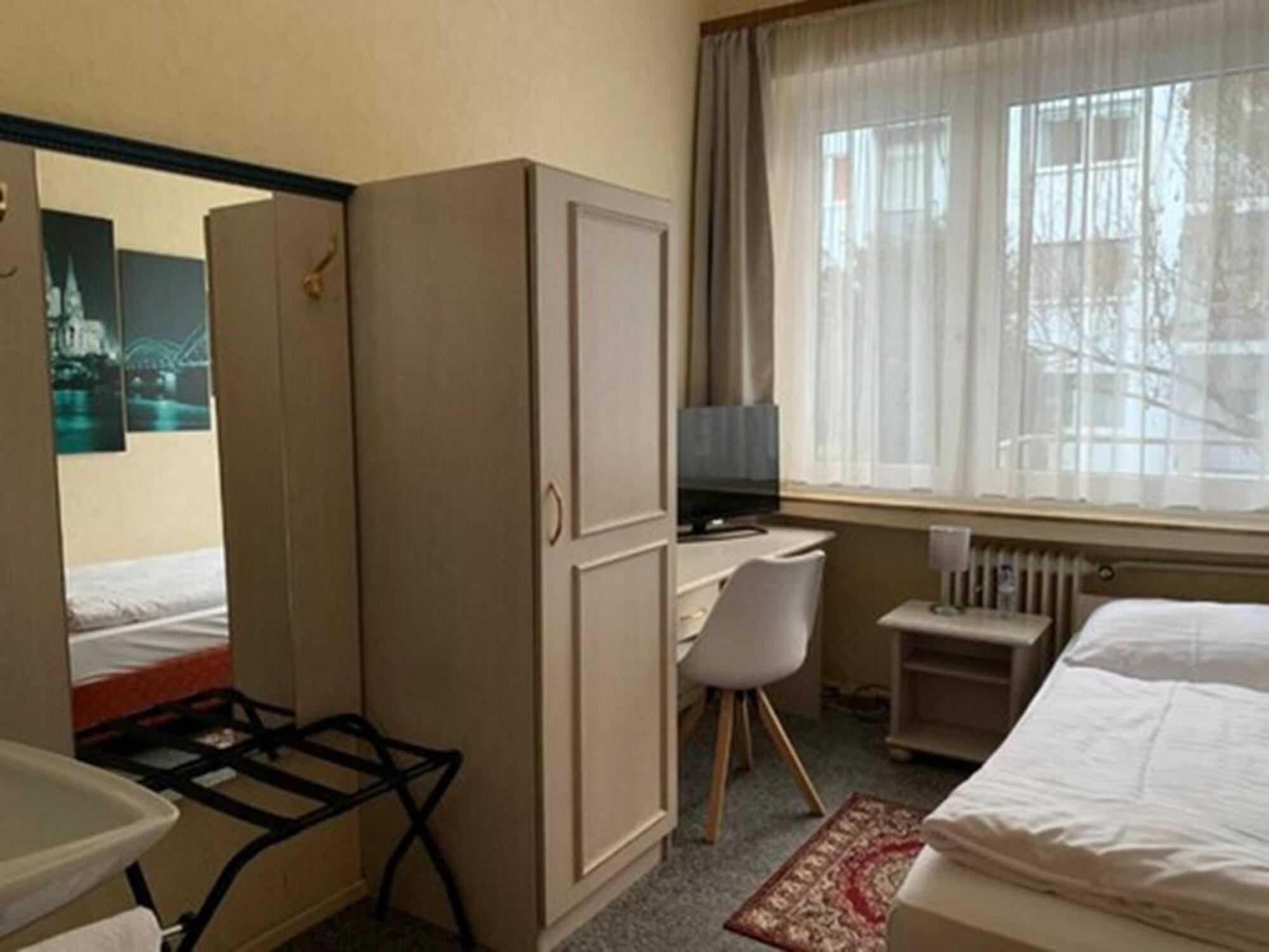Hotel Berg Cologne Luaran gambar