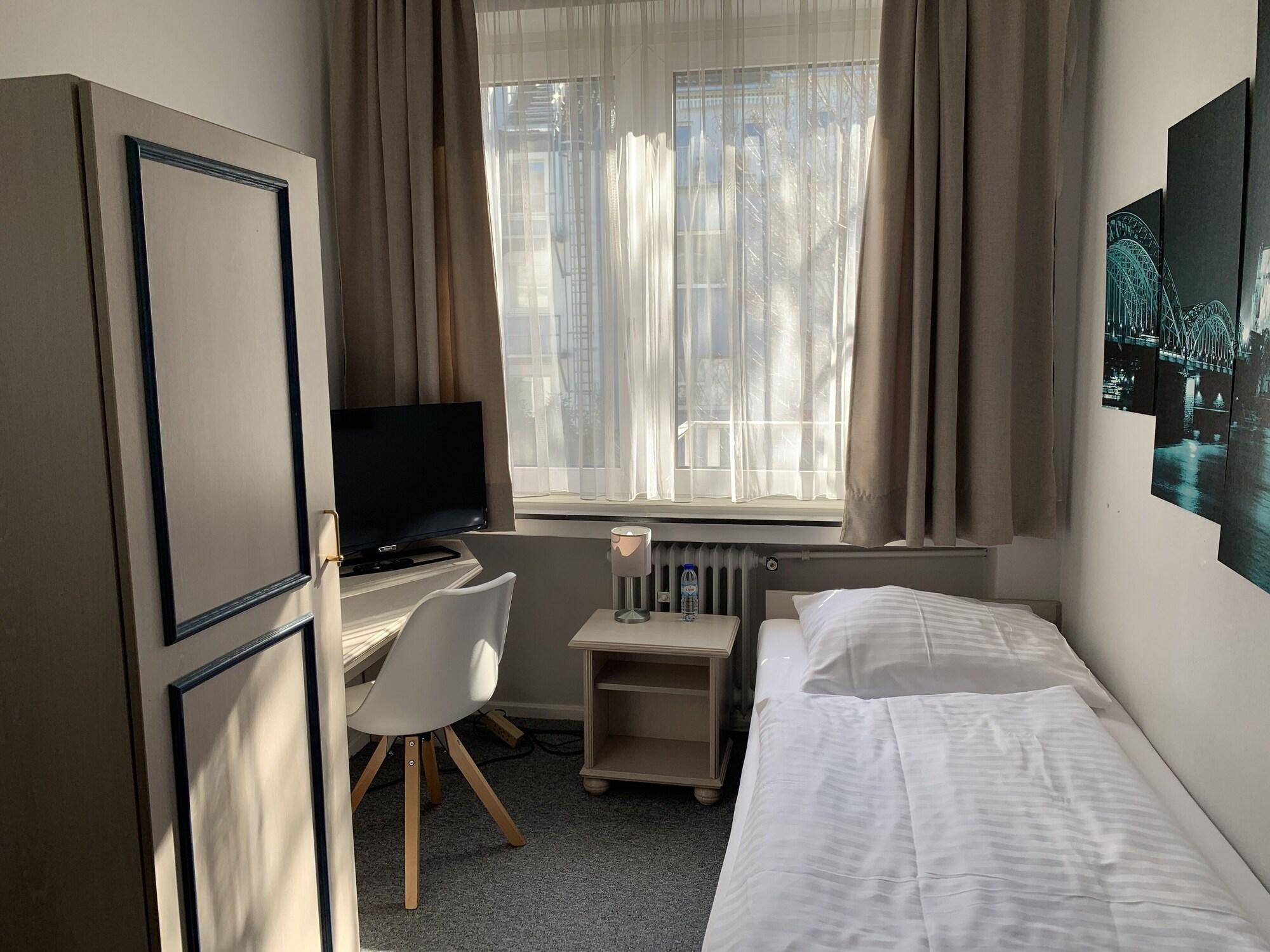 Hotel Berg Cologne Luaran gambar