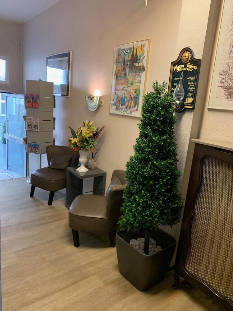 Hotel Berg Cologne Luaran gambar