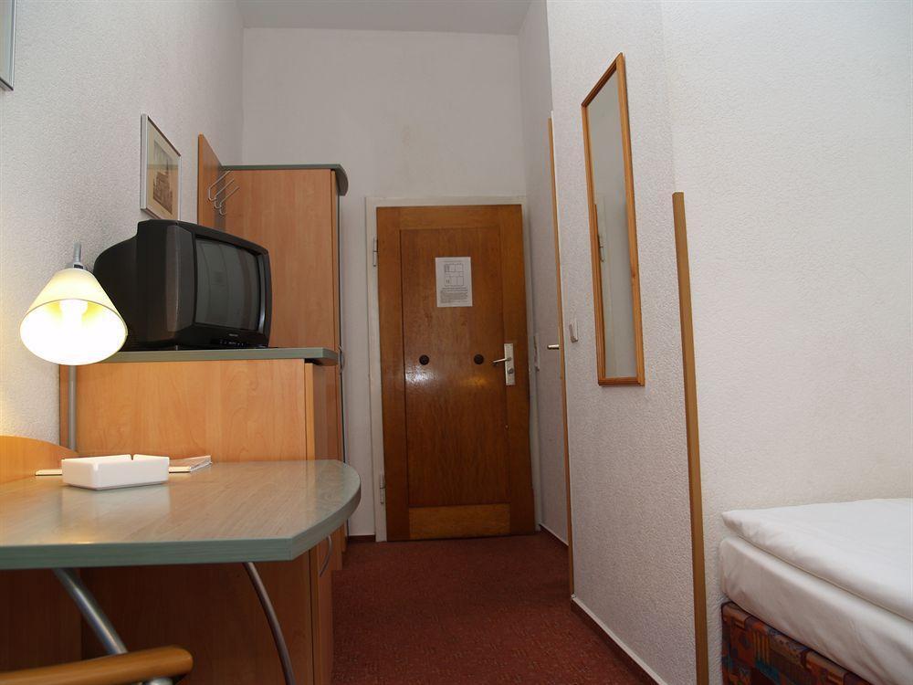 Hotel Berg Cologne Luaran gambar