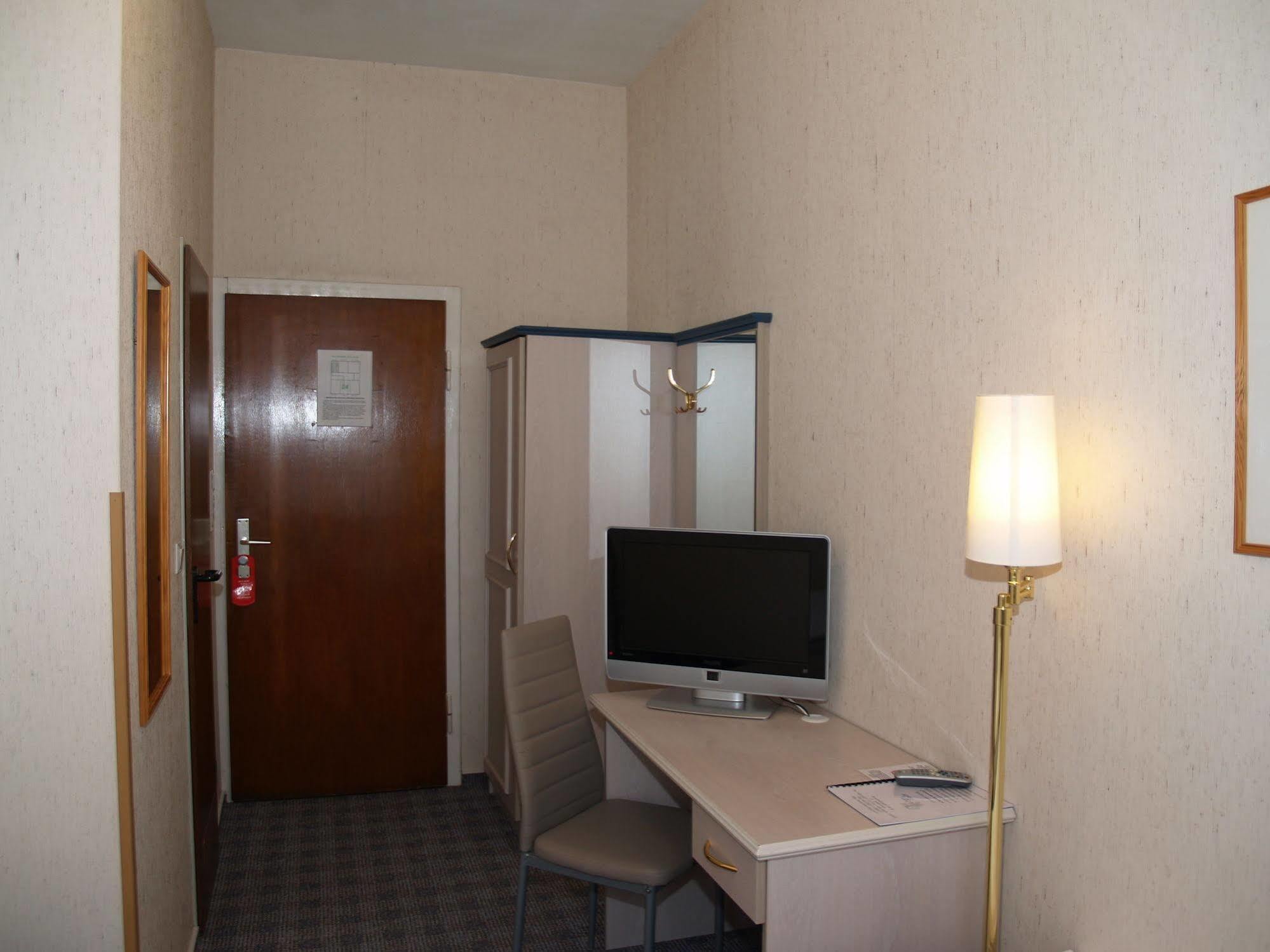Hotel Berg Cologne Luaran gambar