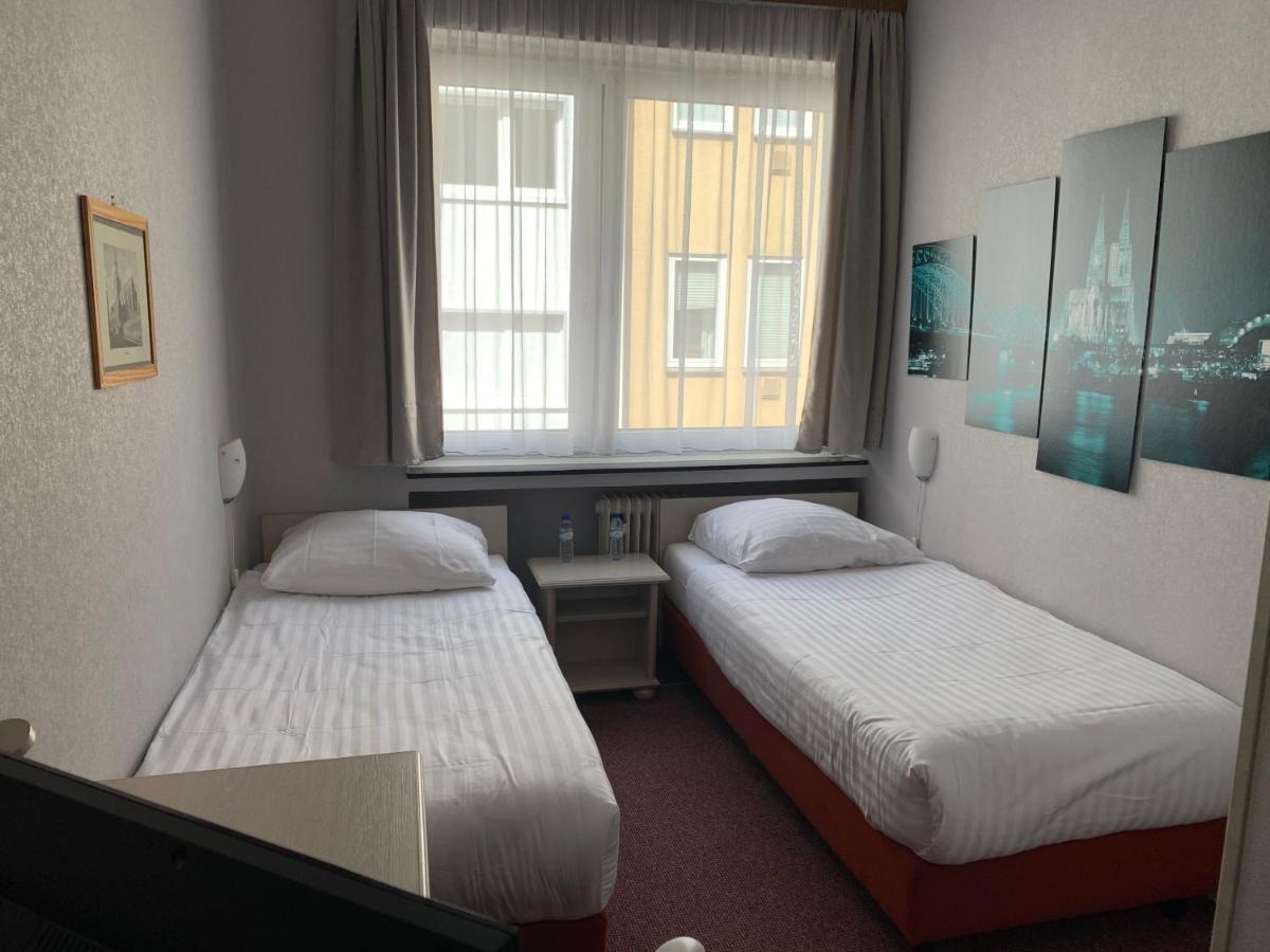 Hotel Berg Cologne Luaran gambar